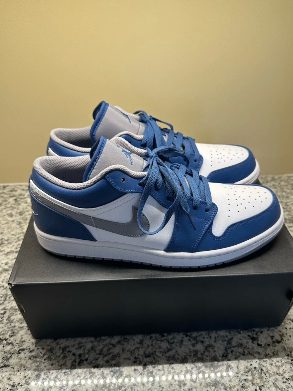 Air Jordan 1 Low True Blue/Cement Grey-white 11.5 - Picture 3 of 6